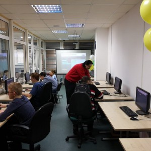 Северный город Норильск приглашает в KIBERone - КИБЕРшкола программирования для детей, компьютерные курсы для школьников, начинающих и подростков - KIBERone г. Саки